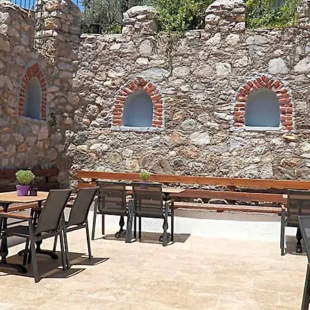 Pikan Ephesus 5*